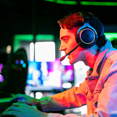 Audífonos Gamer Inalámbricos On ear Beast STF MSI-105 Videojuegos, Micrófono removible, 12 hrs uso, Low Latency, Luz RGB