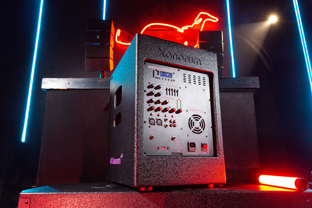 Sistema de Audio Lineal Profesional Xonorum Array 15 STF Potencia 1100W, Audiencia 150 personas