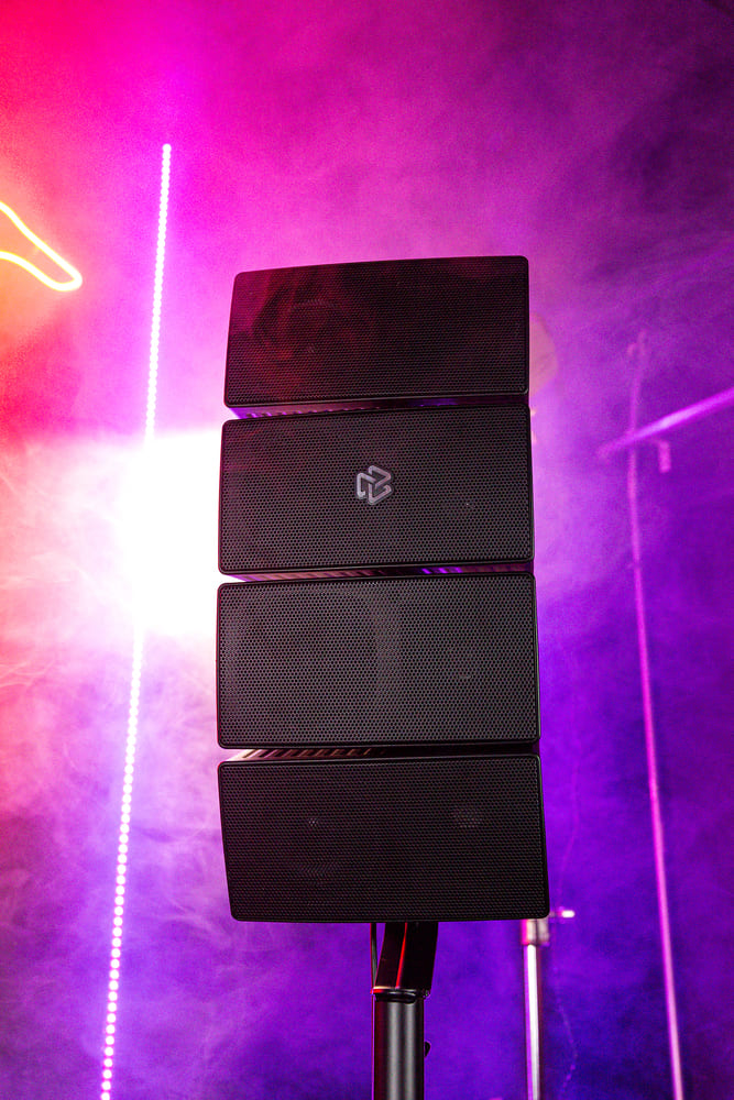 Sistema de Audio Lineal Profesional Xonorum Array 15 STF Potencia 1100W, Audiencia 150 personas